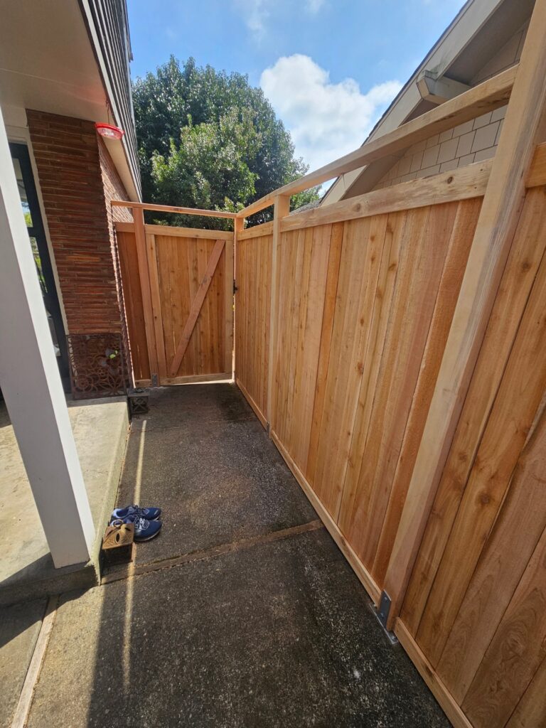 Somerset - Bellevue - Fence